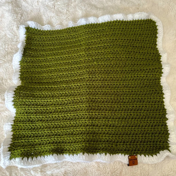 Knana Knots Other - NWT BABY LOVEY, security blanket forest green white ruffle trim handmade crochet